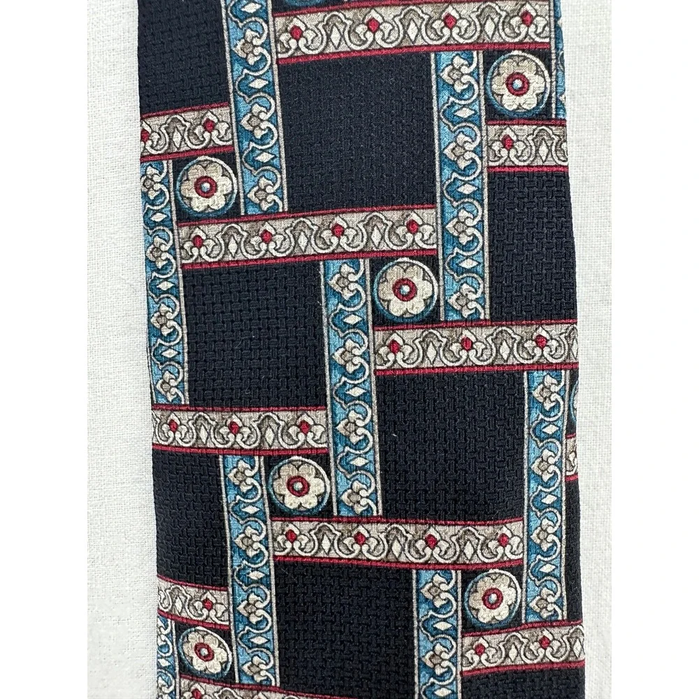 Tom James Mens Silk Necktie Black Blue Floral Geometric Medallion Ornate‎ Scroll